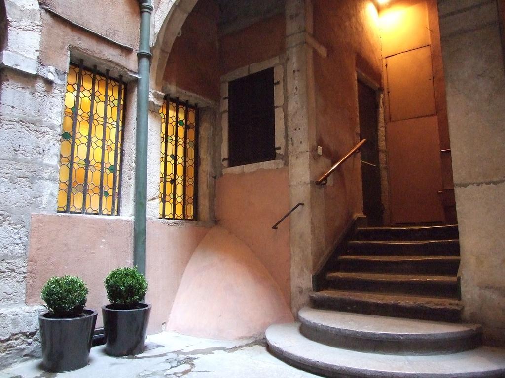 Loge Des 3 Maries Apartment Lyon Exterior photo